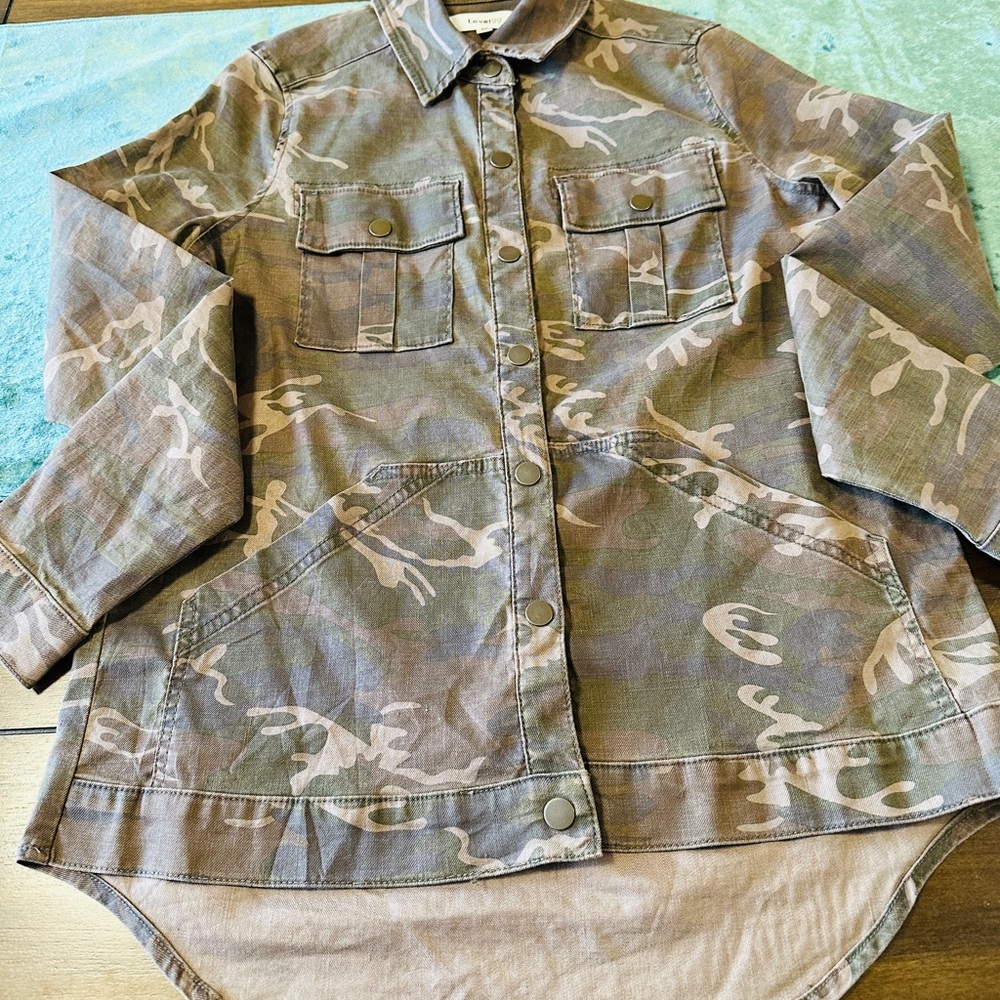 LEVEL 99 Camouflage Button-Up Jacket